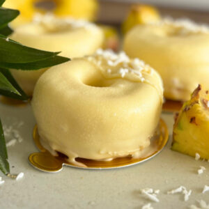 Skal Vi Til Bali portionskager med kokos og ananas – håndlavet dessert fra ChocoLykke