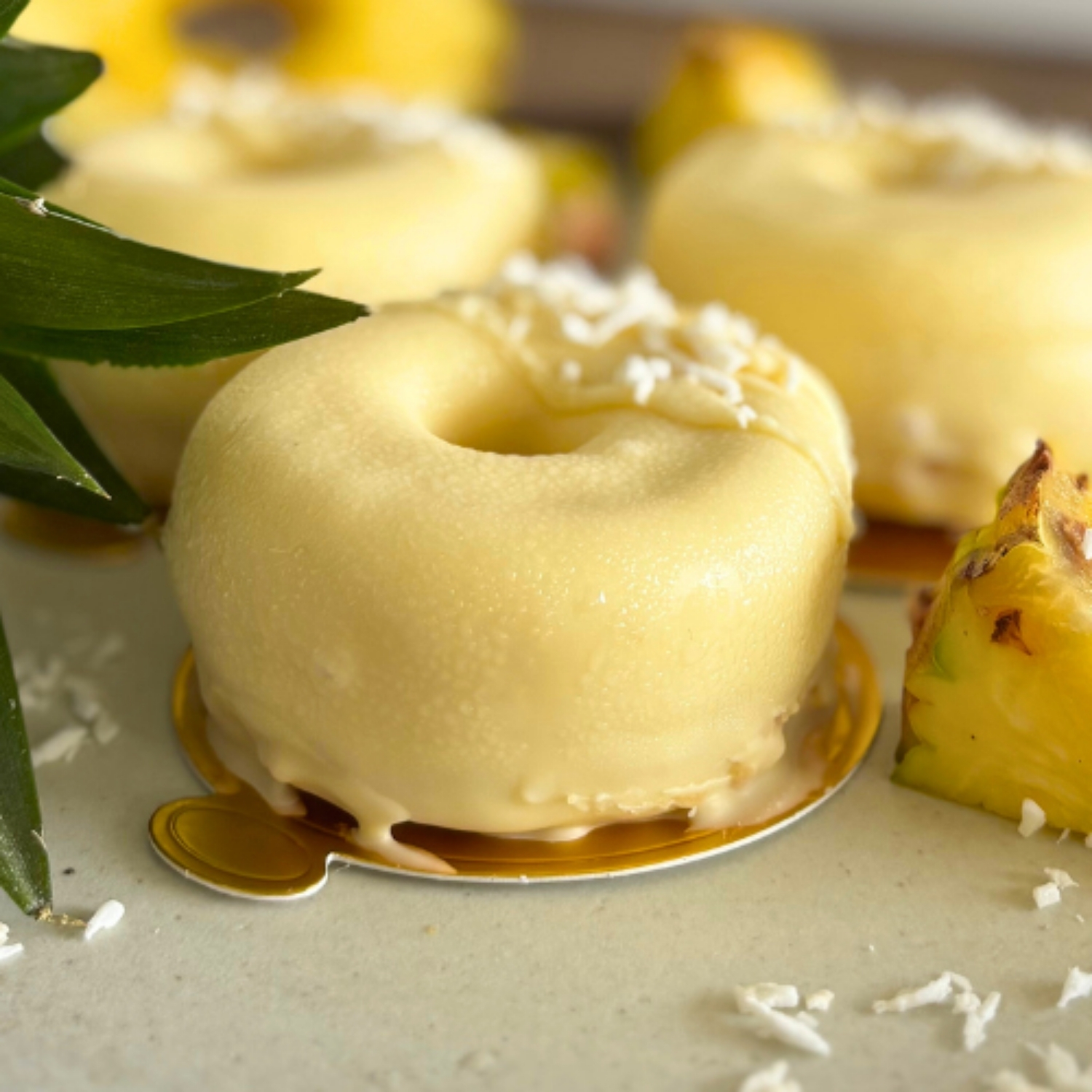 Skal Vi Til Bali portionskager med kokos og ananas – håndlavet dessert fra ChocoLykke