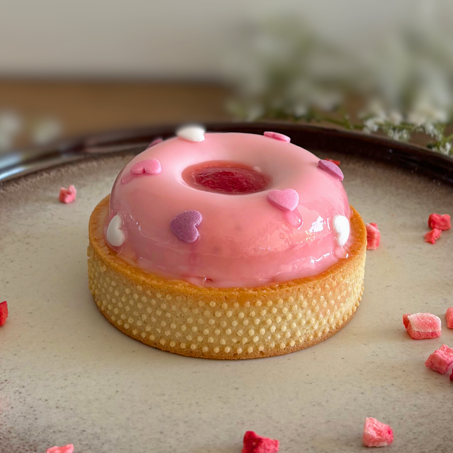 Jordbærlove mini tærter med jordbær og lemon curd – håndlavet dessert fra ChocoLykke