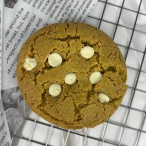 Crumble Cookie Matcha – håndlavet cookie med matcha og hvid chokolade fra ChocoLykke